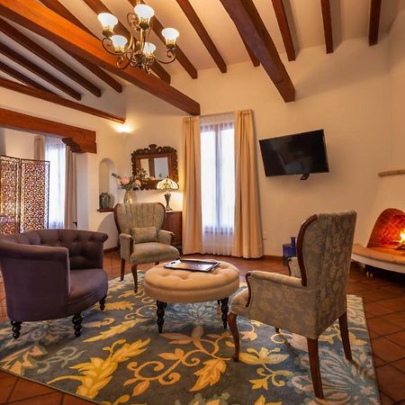 Hotel Boutique Casa Colorada Pátzcuaro Екстериор снимка